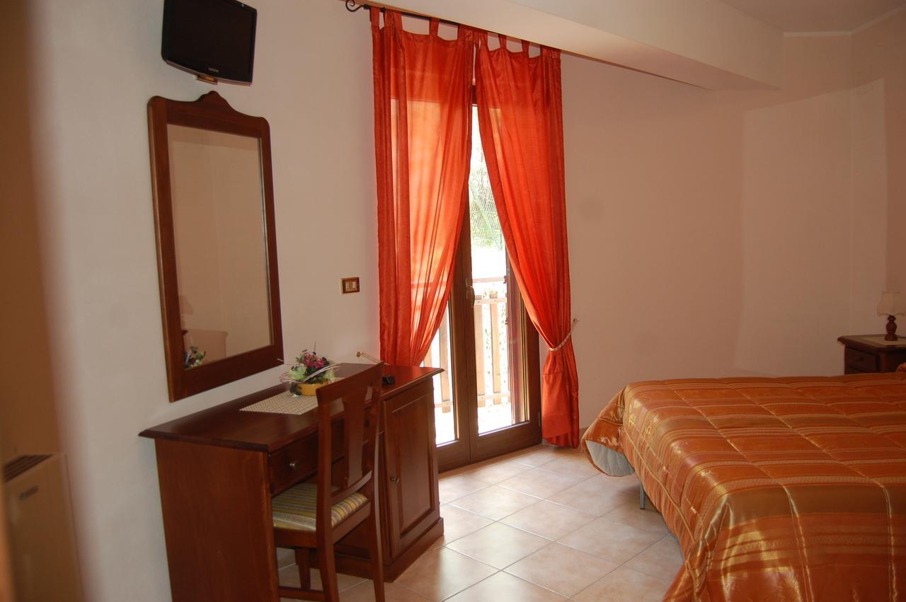 B&B La Tana Dell'Orso Villalago Екстериор снимка
